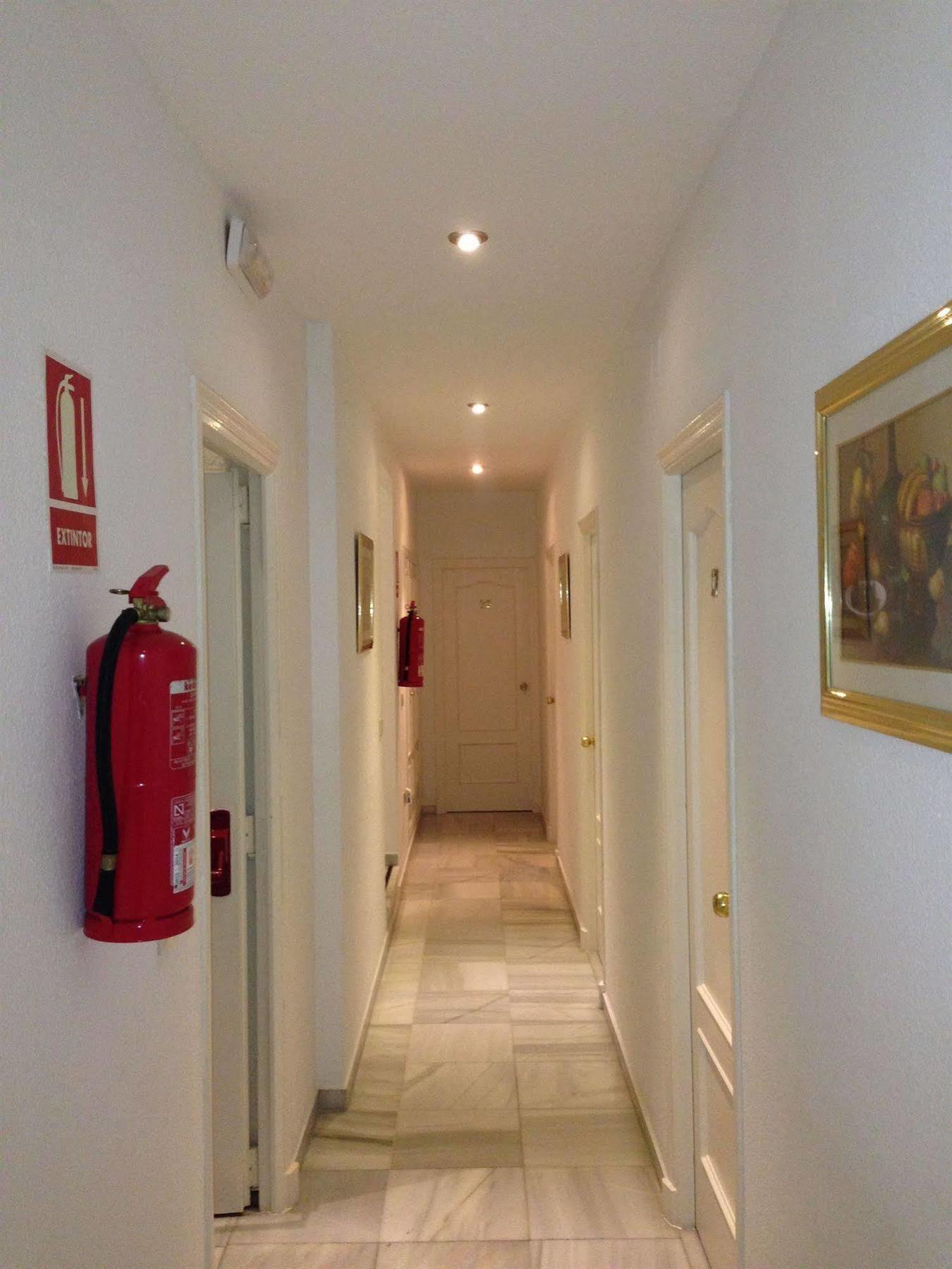Hostal El Cairo Sevilla Exterior foto
